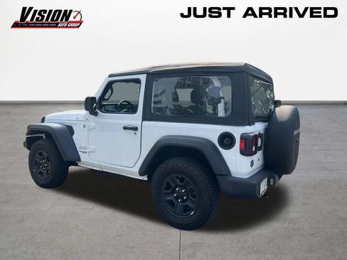 Used 2020 Jeep Wrangler Sport AWD/4WD image 3