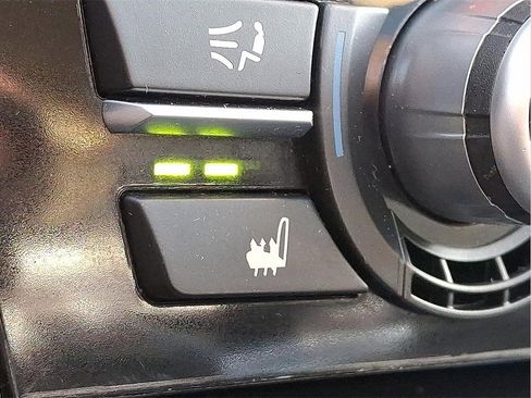 Used 2012 BMW 550i Gran Turismo xDrive image 24