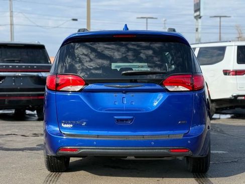 Used 2020 Chrysler Pacifica Touring-L w/ Advanced Safetytec Group image 44