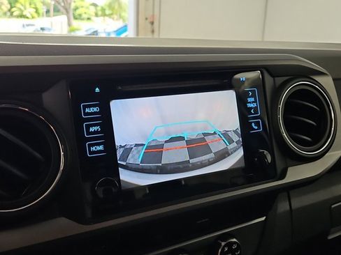 Used 2018 Toyota Tacoma TRD Sport image 26