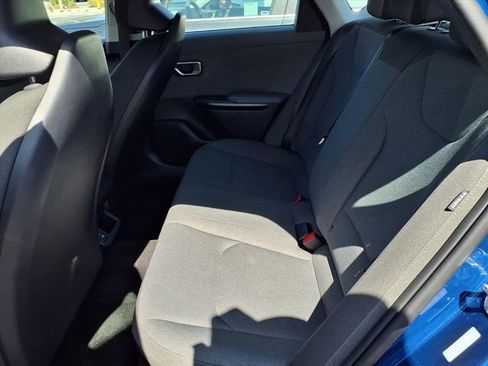 Used 2025 Kia K4 LXS image 7