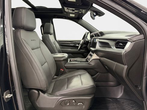 Used 2021 GMC Yukon Denali image 13