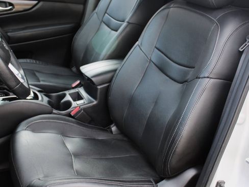 Certified 2019 Nissan Rogue SL image 16