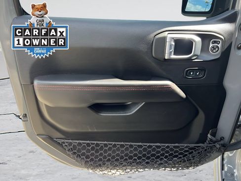 Used 2022 Jeep Wrangler Unlimited Rubicon AWD/4WD image 32
