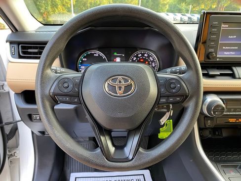 Used 2021 Toyota RAV4 LE AWD/4WD image 13