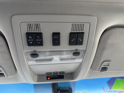 Used 2007 GMC Yukon XL SLT w/ SLT Preferred Equipment Group AWD/4WD image 12