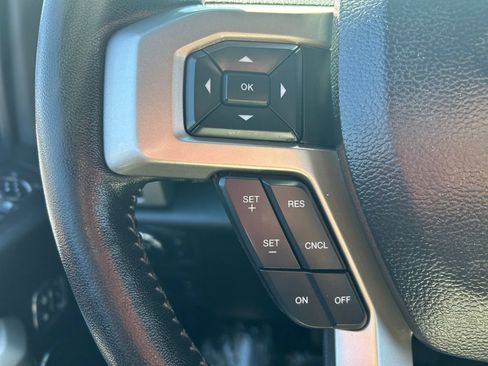 Used 2020 Ford F150 Lariat w/ Equipment Group 502A Luxury AWD/4WD image 21