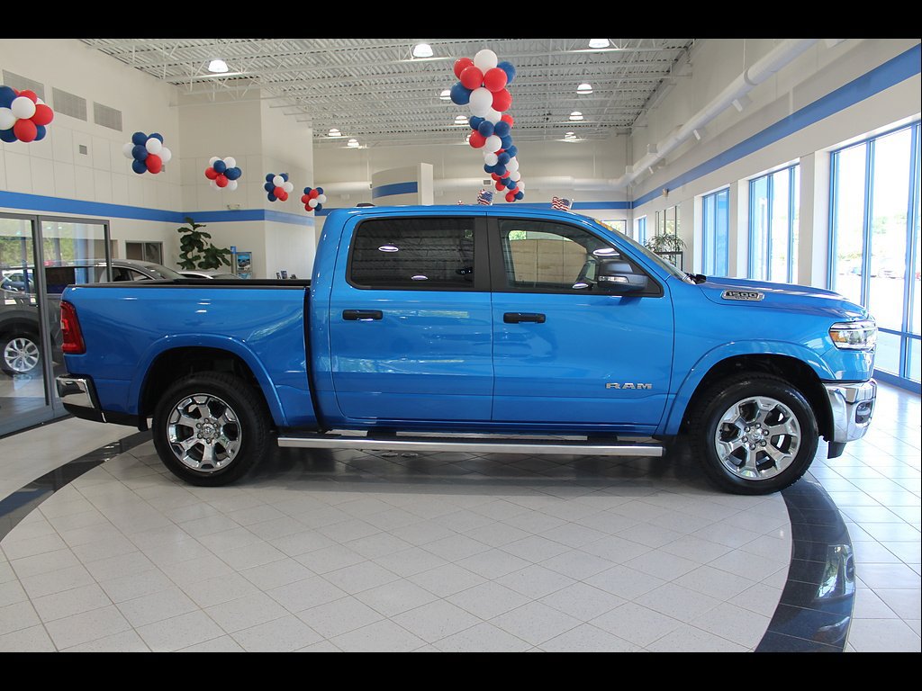 Used 2025 RAM 1500 Big Horn AWD/4WD image 4