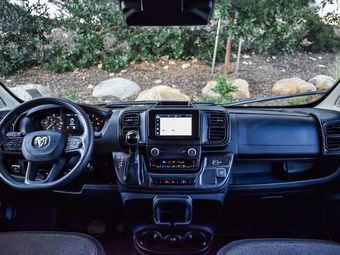 Used 2025 RAM ProMaster 2500 w/ Convenience Group image 12