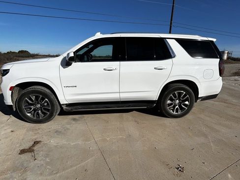 Used 2022 Chevrolet Tahoe LT w/ LT Signature Plus Package image 2