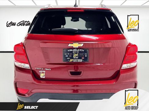 Used 2022 Chevrolet Trax LT w/ LT Convenience Package image 6