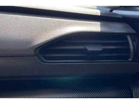 Used 2024 Subaru Crosstrek 2.0i Premium image 29