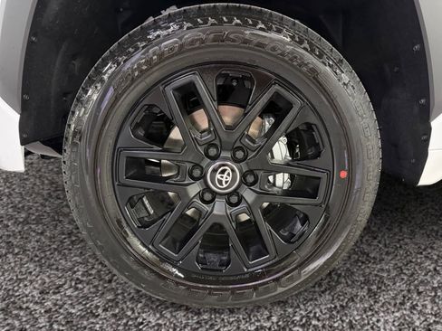 New 2026 Toyota Tundra Limited AWD/4WD image 18
