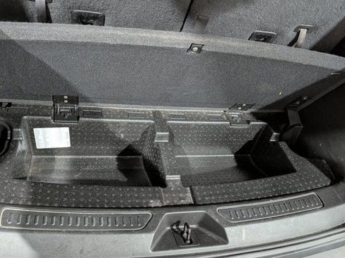 Used 2018 GMC Acadia SLE image 29