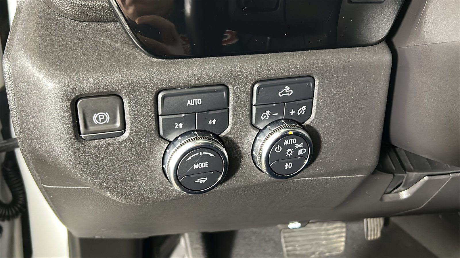 Used 2024 GMC Sierra 1500 Elevation AWD/4WD image 23