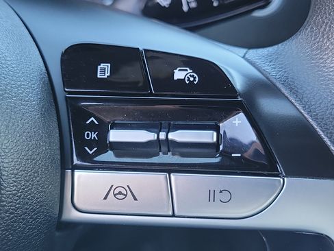 Certified 2022 Hyundai Santa Cruz SEL image 9