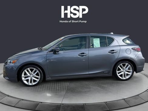 Used 2016 Lexus CT 200h w/ Navigation Package FWD image 2
