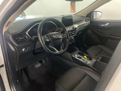 Used 2020 Ford Escape Titanium image 13