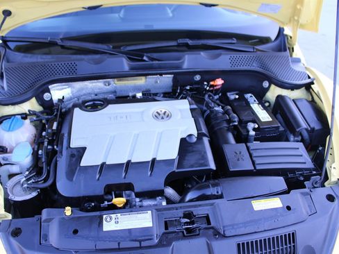 Used 2014 Volkswagen Beetle TDI image 27