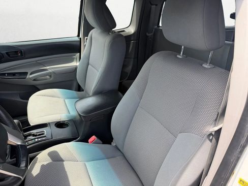 Used 2014 Toyota Tacoma 2WD Access Cab w/ Convenience Package image 16