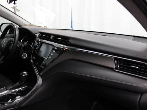 Used 2019 Toyota Camry SE image 23