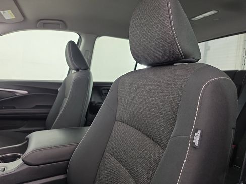 Used 2025 Honda Ridgeline Sport image 16