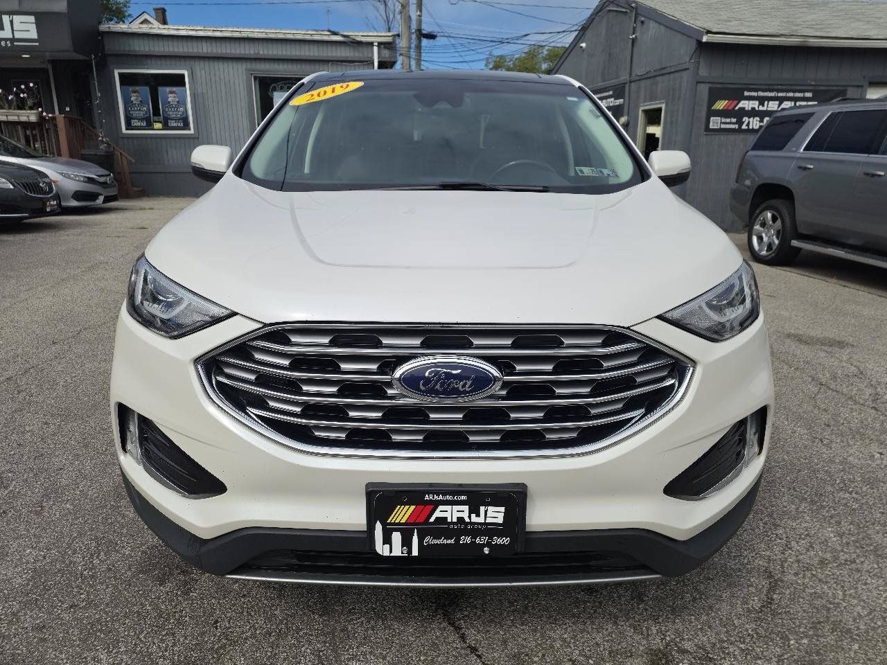 Used 2019 Ford Edge SEL w/ Equipment Group 201A AWD/4WD image 2