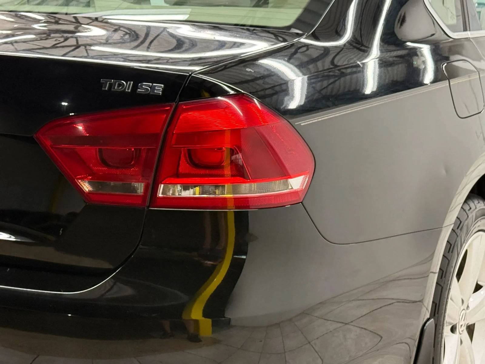 Used 2013 Volkswagen Passat TDI SE FWD image 10