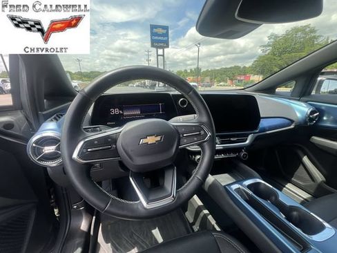Used 2024 Chevrolet Equinox EV LT FWD image 16