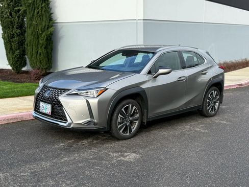 Used 2021 Lexus UX 200 image 1