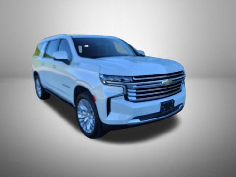 Used 2023 Chevrolet Suburban High Country AWD/4WD image 2