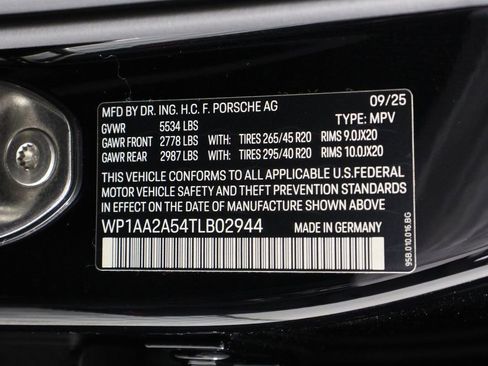 Certified 2026 Porsche Macan AWD/4WD image 19