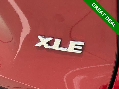 Used 2023 Toyota RAV4 XLE Premium FWD image 9