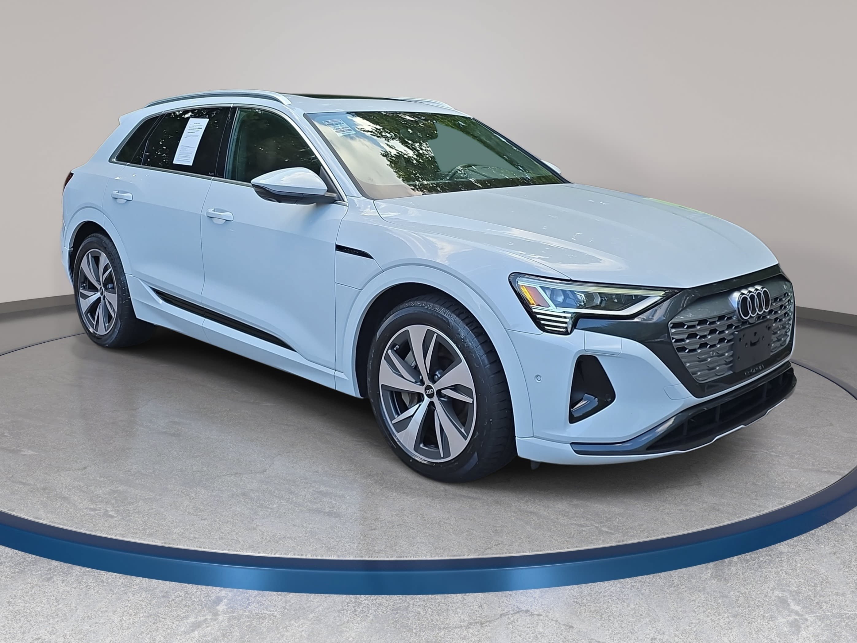 Used 2024 Audi Q8 e-tron Premium Plus w/ Premium Plus Package AWD/4WD image 3