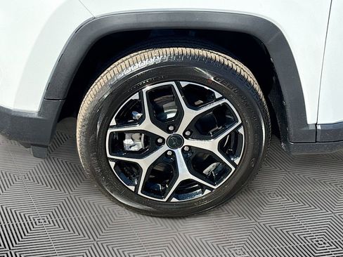 Used 2026 Jeep Compass Limited image 19