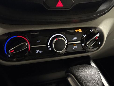 Used 2023 Kia Soul LX image 16