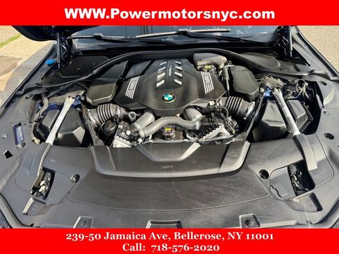Used 2022 BMW 750i xDrive w/ Executive Package AWD/4WD image 18