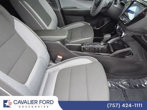 Used 2022 Chevrolet TrailBlazer LT w/ Convenience Package AWD/4WD image 12