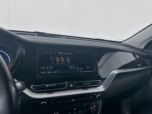 Used 2022 Kia Niro EX image 19