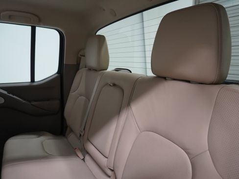 Used 2012 Nissan Frontier SL RWD image 12
