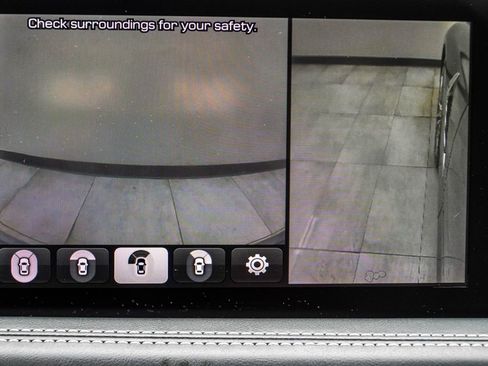 Used 2019 Genesis G70 3.3T Design RWD image 34