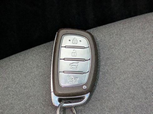 Used 2020 Hyundai Ioniq SEL image 30