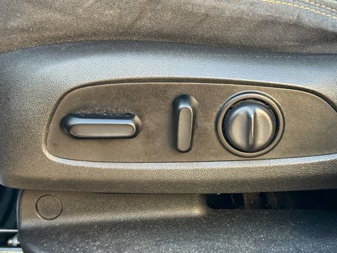 Used 2019 GMC Terrain SLE w/ Driver Convenience Package image 23