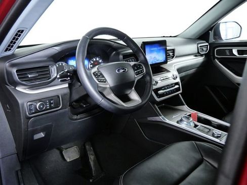 Certified 2023 Ford Explorer XLT w/ Equipment Group 202A image 15