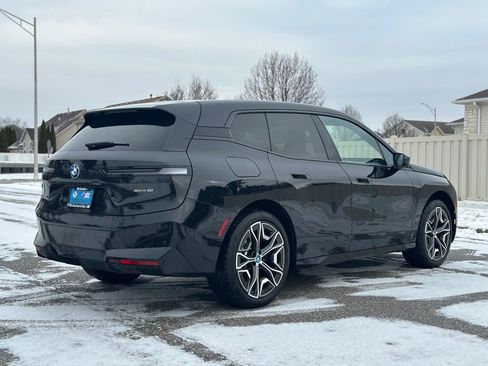 Used 2025 BMW iX xDrive50 AWD/4WD image 9