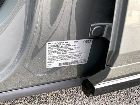 Used 2025 Audi Q5 2.0T Premium Plus w/ Premium Plus Package image 19