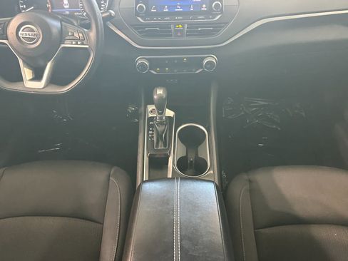 Used 2021 Nissan Altima 2.5 SV FWD image 4