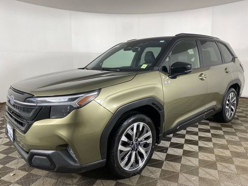 Used 2025 Subaru Forester Touring image 11