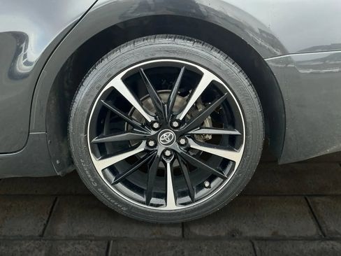 Used 2018 Toyota Camry XSE image 15