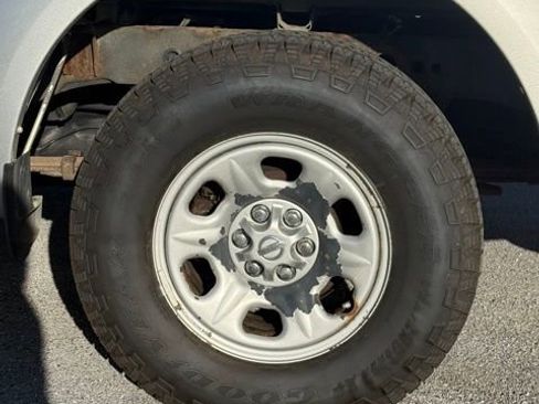 Used 2011 Nissan Frontier S w/ S Preferred Pkg image 9